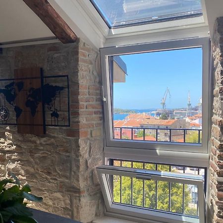 Castropola Views With Private Parking Apartment Екстериор снимка