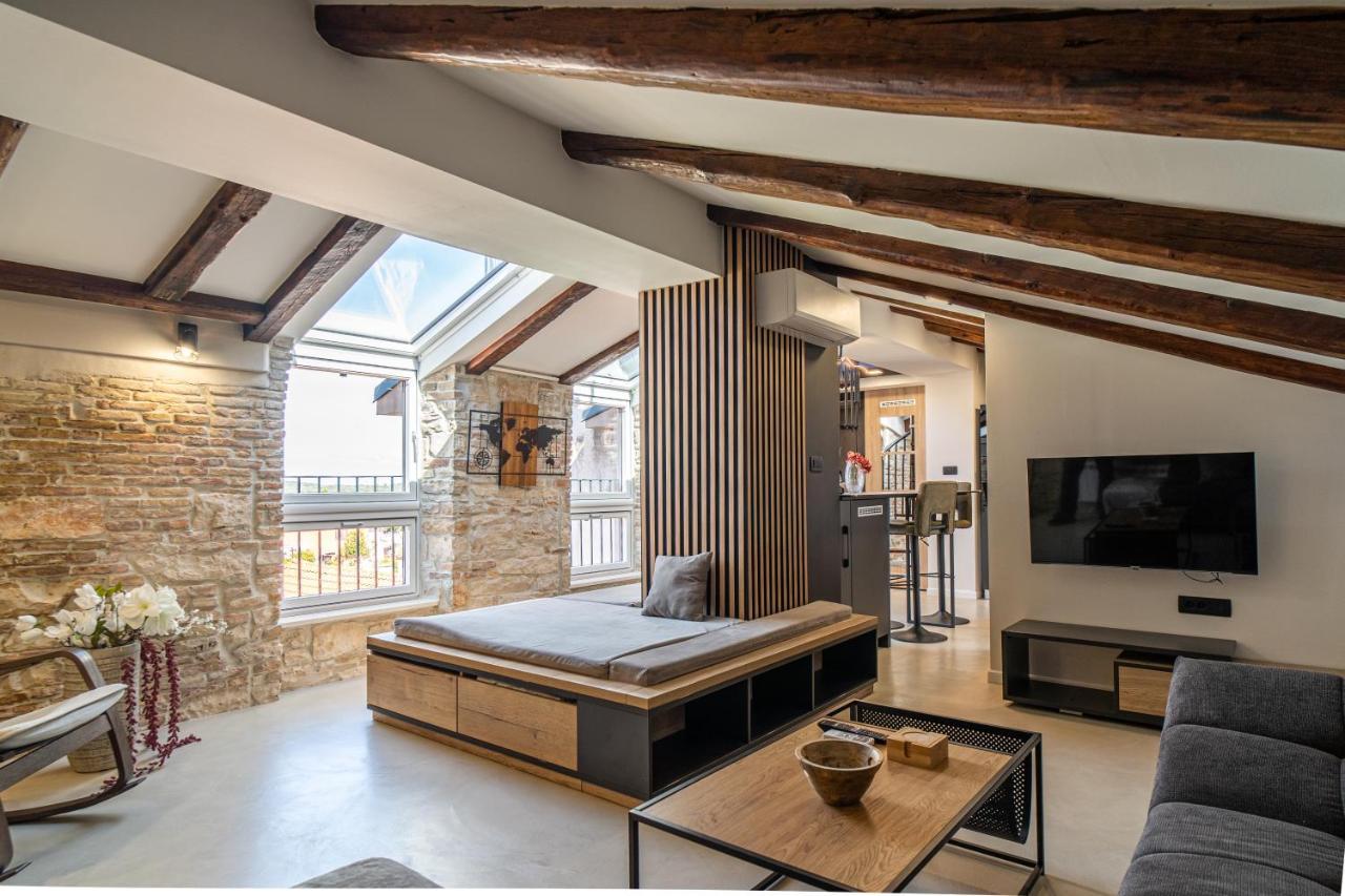 Castropola Views With Private Parking Apartment Екстериор снимка