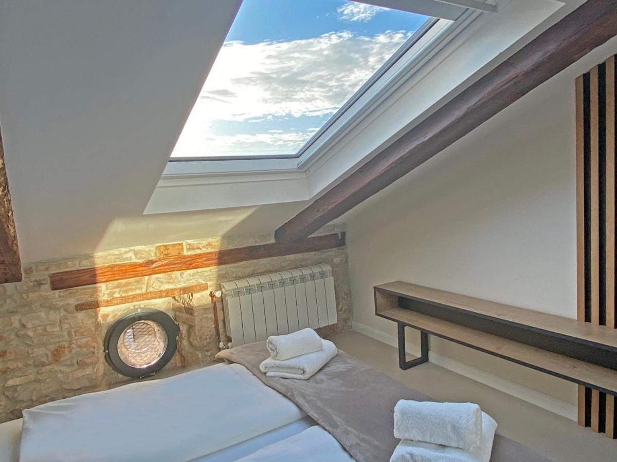 Castropola Views With Private Parking Apartment Екстериор снимка