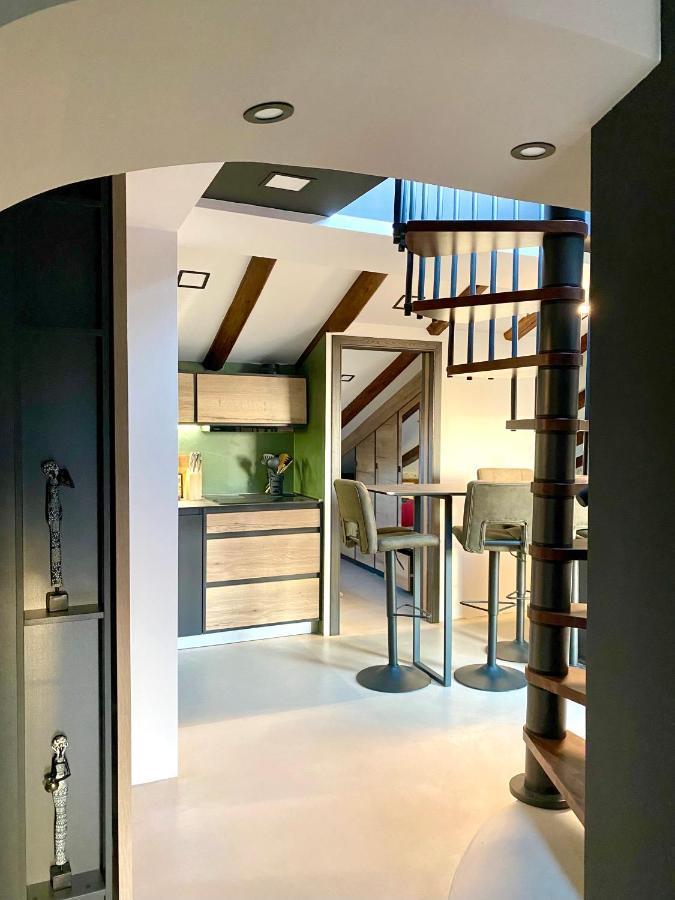 Castropola Views With Private Parking Apartment Екстериор снимка