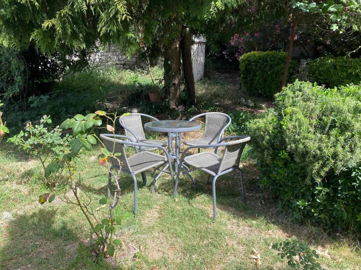 Castropola Views With Private Parking Apartment Екстериор снимка